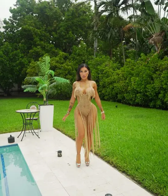 Amia Miley, foto 20