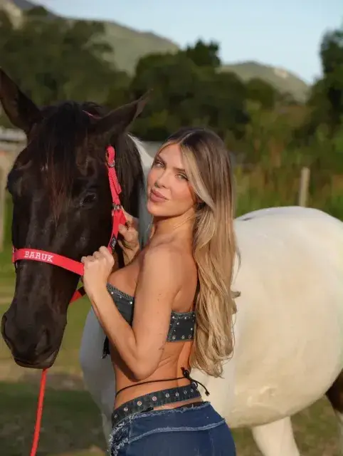Ana Bruna Avila, foto 3