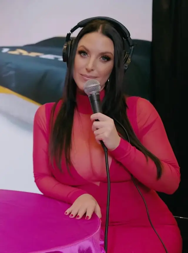 Angela White, foto 13