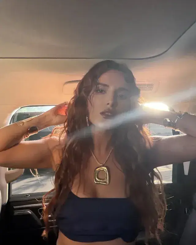 Bella Thorne, foto 17