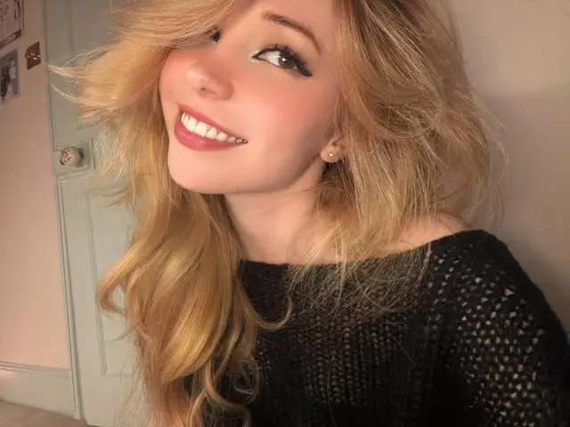 Belle Delphine, foto 7