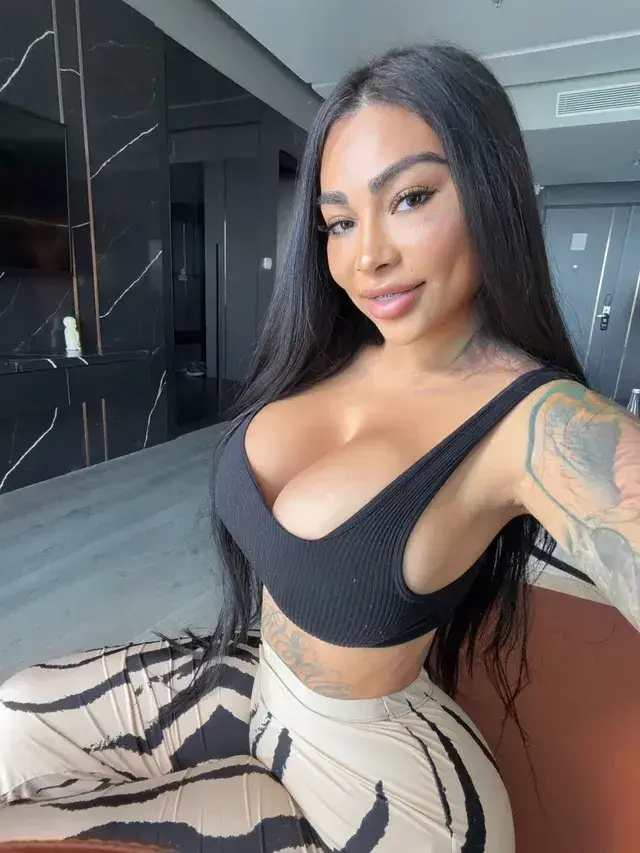 Brittanya Razavi, foto 18