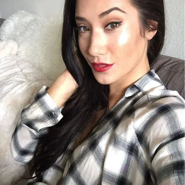 Eva Lovia, foto 7