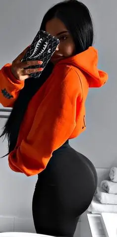 Gina Savage, foto 8