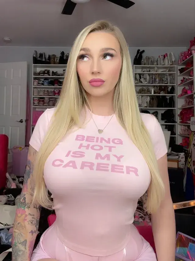 Kendra Sunderland, foto 9