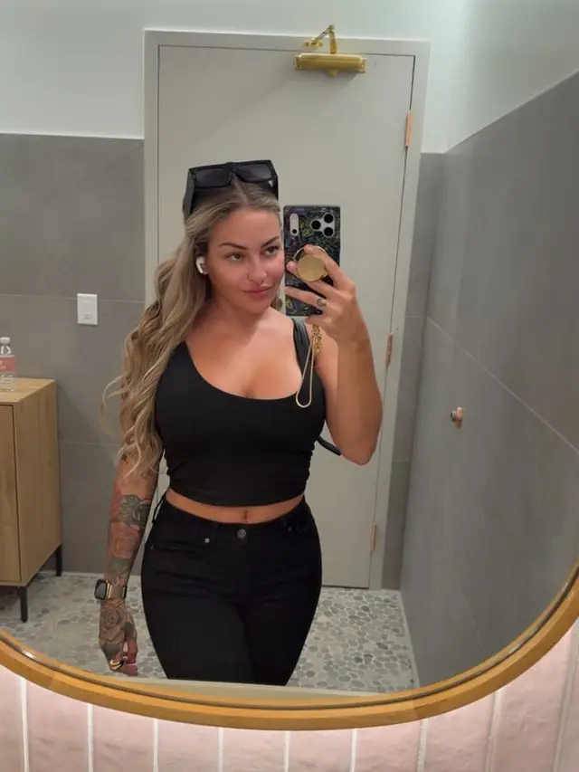 Kissa Sins, foto 2