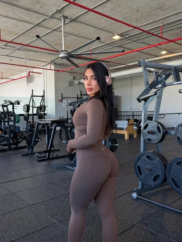 Laura Van Salazar, foto 7