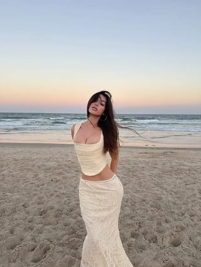 Mikaela Testa, foto 10