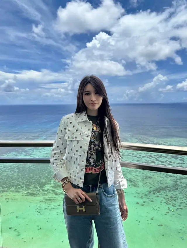 Minami Aizawa, foto 11