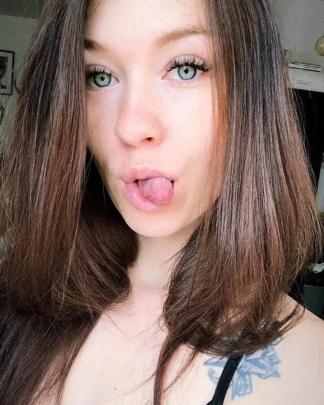 Misha Cross, foto 14