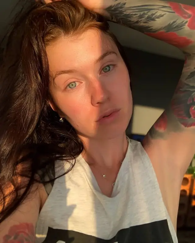 Misha Cross, foto 13