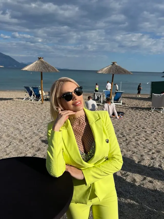 Niki Belucci, foto 7