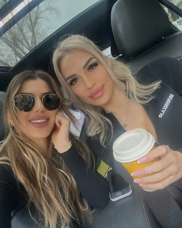 Niki Belucci, foto 19