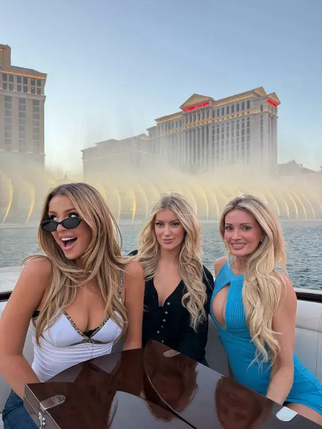 Tana Mongeau, foto 14